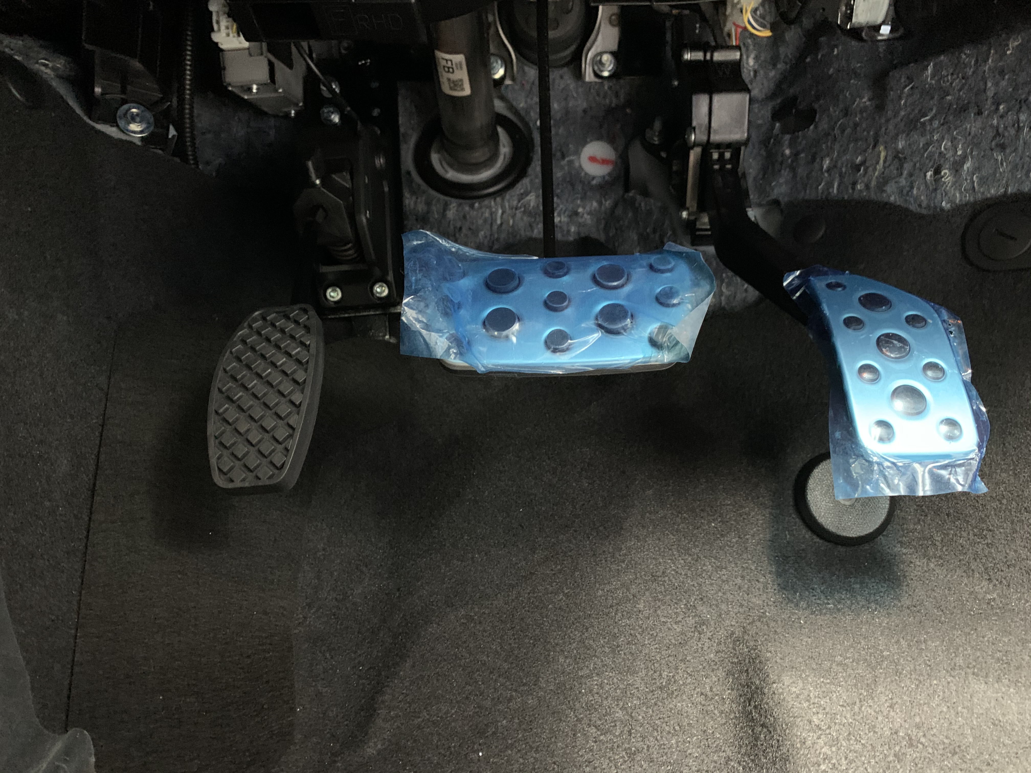 ハイエース　車椅子　運転補助アクセルブレーキレバー シエンタにアクセルリング&ブレーキレバー | 沖縄の福祉車両専門店